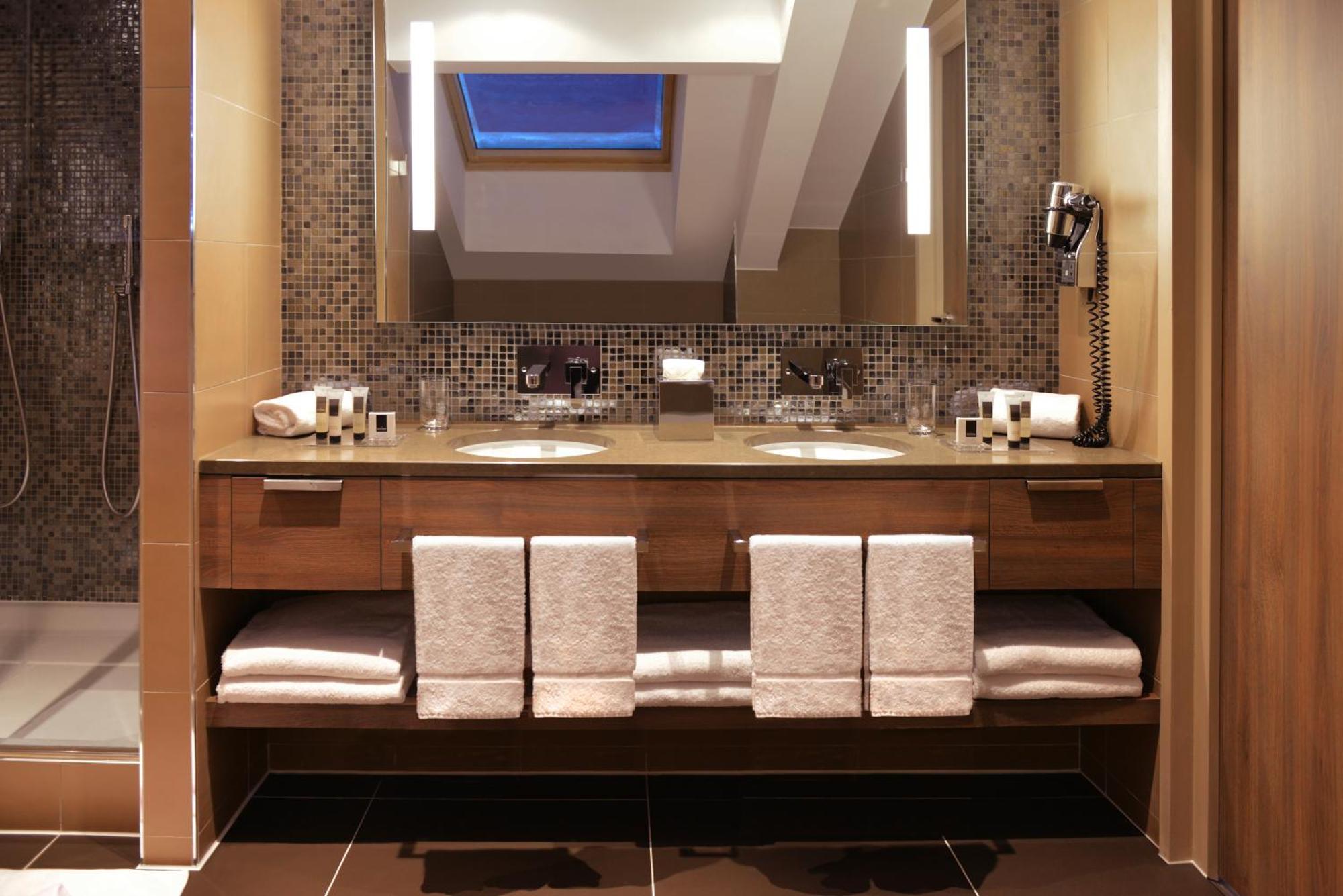 Hotel Le Savoy Μεριμπέλ Δωμάτιο φωτογραφία
